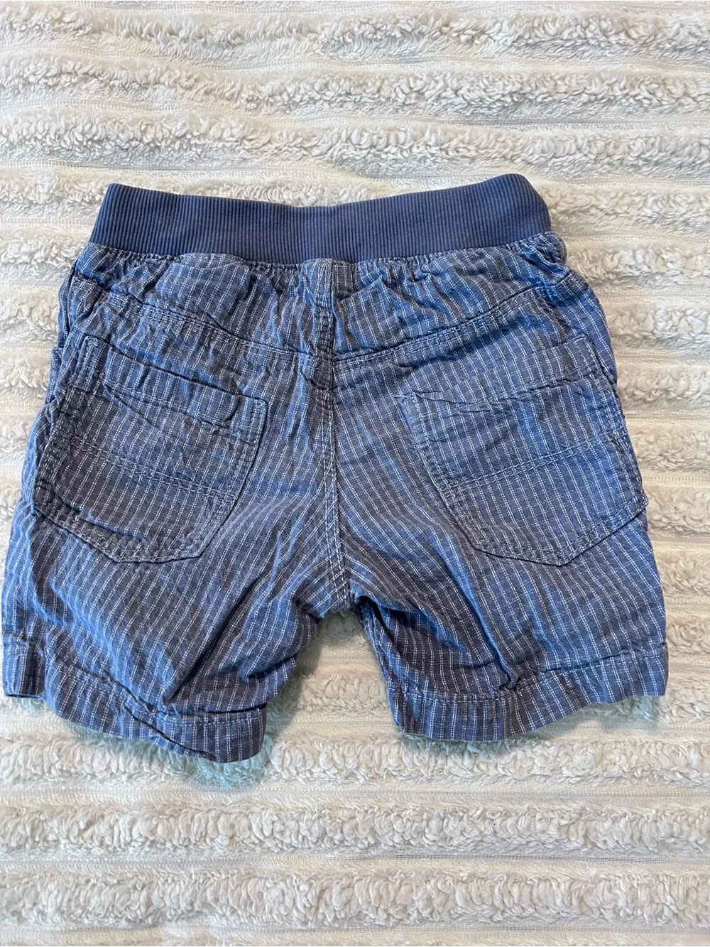 Boys size 18-24 bundle of pants, long sleeved shirts, shorts. Baby Gap, H&M